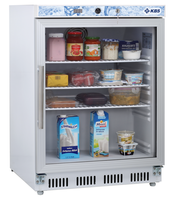 KBS Glastürkühlschrank mit LED-Innenbeleuchtung und drei Gittern bestückt mit Milchprodukten und verpackten Lebensmitteln. Ideal für Kühlung in Gastronomie und Kantinen. KBS Glastürkühlschrank mit LED-Innenbeleuchtung und drei Gittern bestückt mit Milchprodukten und verpackten Lebensmitteln. Ideal für Kühlung in Gastronomie und Kantinen.